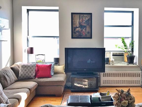4th image of 29 Tiffany Pl APT 2B