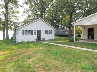 1072 N Eagle Lake Dr, Kalamazoo, MI 49009