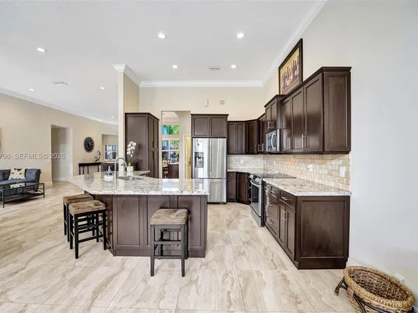 2390 Pheasant Ln, Weston, FL 33327