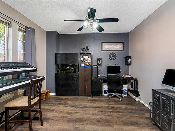 5th image of 100 S Carriage House Way
