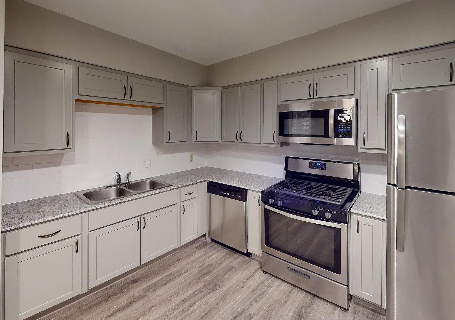 2 bed, $1,800 — Photo 2