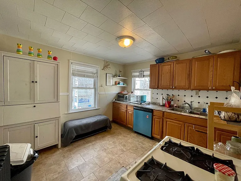 60 Brock St #2B — Photo 6