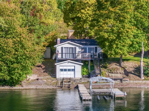 4624 W Bluff Dr, Keuka Park, NY 14478