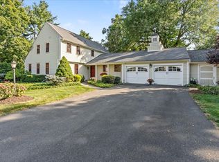 10 Randall Dr, Suffield, CT 06078
