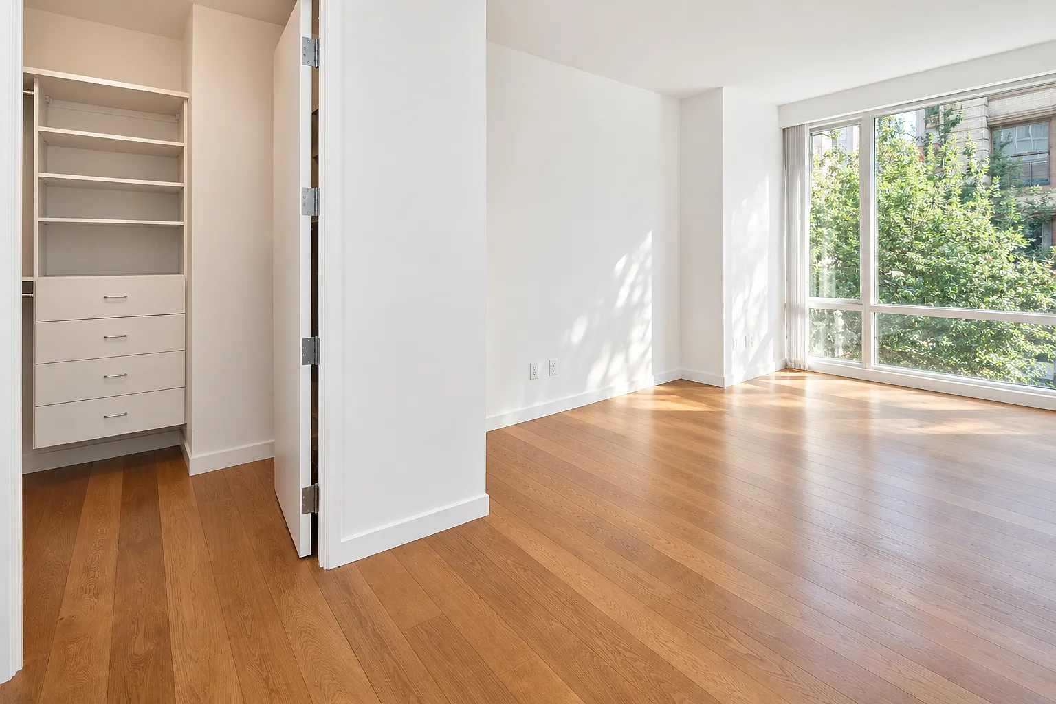 311 West Broadway — Photo 4