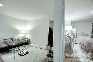 Rented by Urbane Brokerage