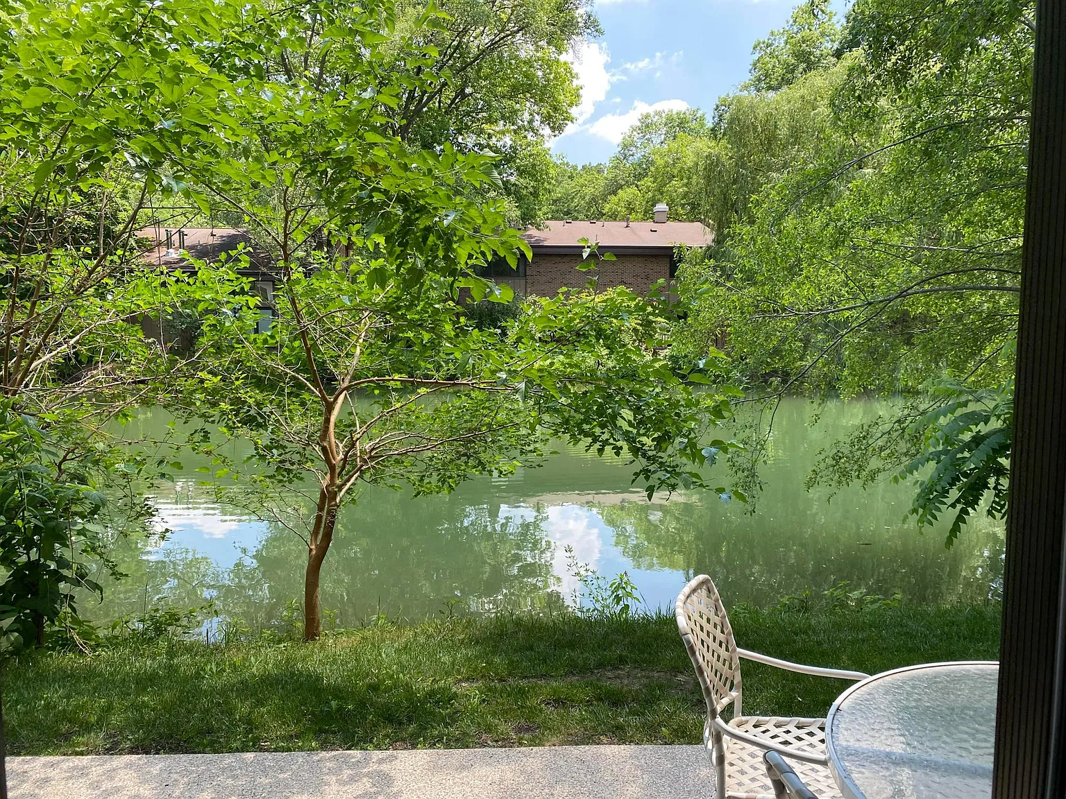 2 bed, 1.5 bath, 1210 sqft, $1,600 — Photo 4