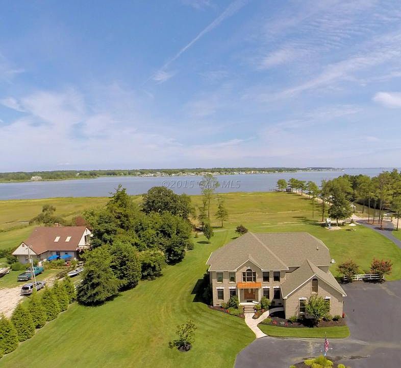 1st image of 34818 Boathouse Ln