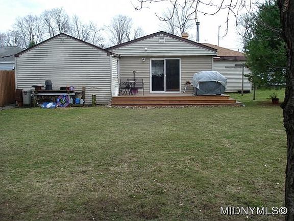 2nd image of 33 Ashwood Ave