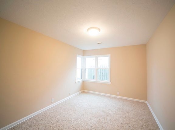 5th image of 1715 Churchill Dr