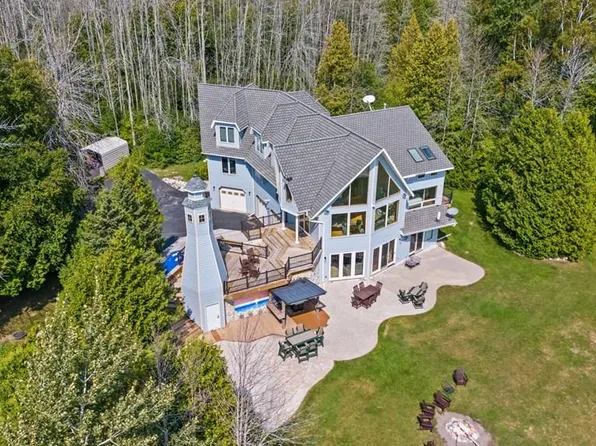 E7379 Washington Rd, Algoma, WI 54201