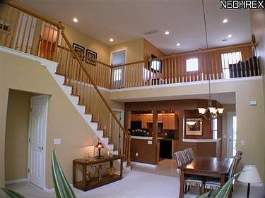 5th image of 689 Ashberry Ct