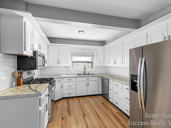 4th image of 3644 Auburn Ave NE