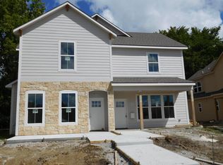 826 E 14th St, Lawrence, KS 66044