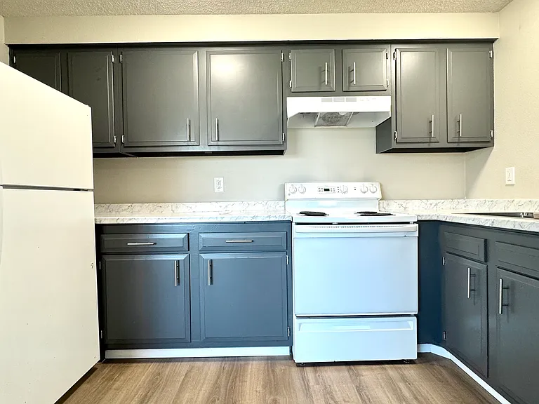 3829 Colby Ave #10 — Photo 4