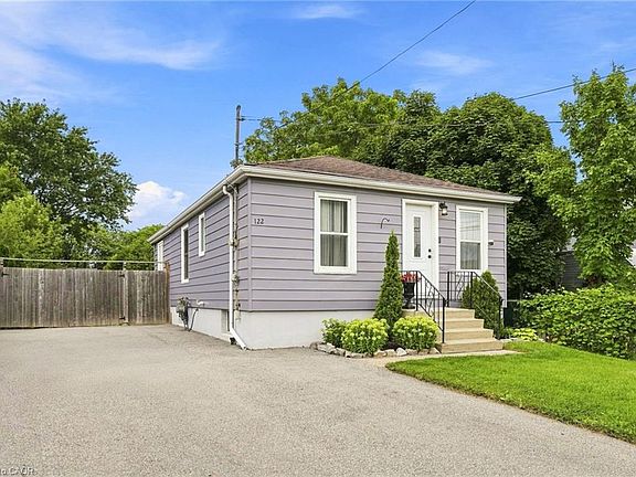 3rd image of 122 Limeridge Rd W
