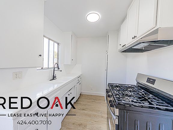 4th image of 19148 Sherman Way #4801