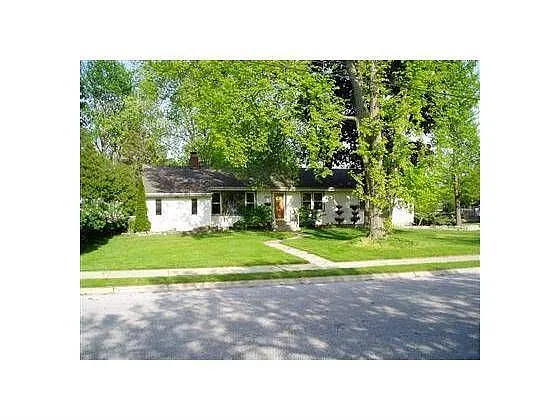 8805 Oakwood Ave photo 1