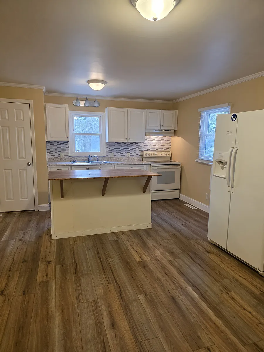 Building Photo - 420 Peach St #2
