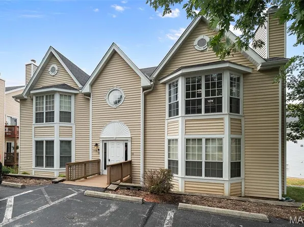 1508 Whispering Creek Dr APT C, Ballwin, MO 63021