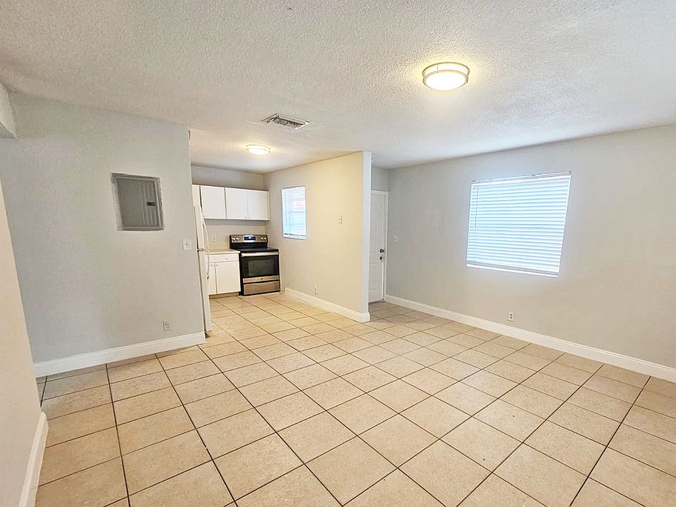 440 Northwest 40th Court - 4 - 440 NW 40th Ct Oakland Park FL | Zillow