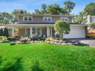 1449 Sequoia Trl, Glenview, IL 60025
