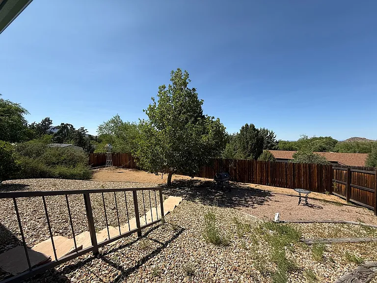 1415 Lakeview Rd — Photo 16