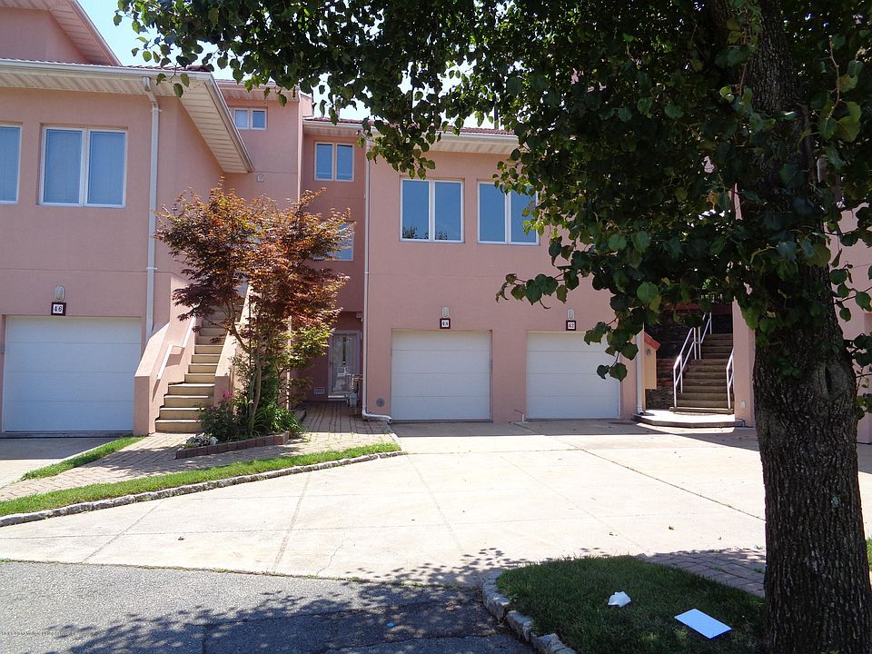 1st image of 44 Harbour Ct