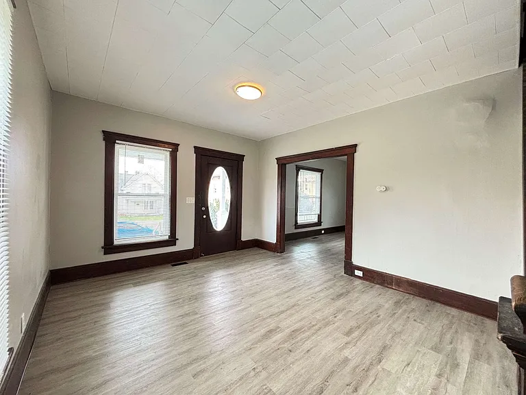30-32 Lagonda Ave — Photo 24