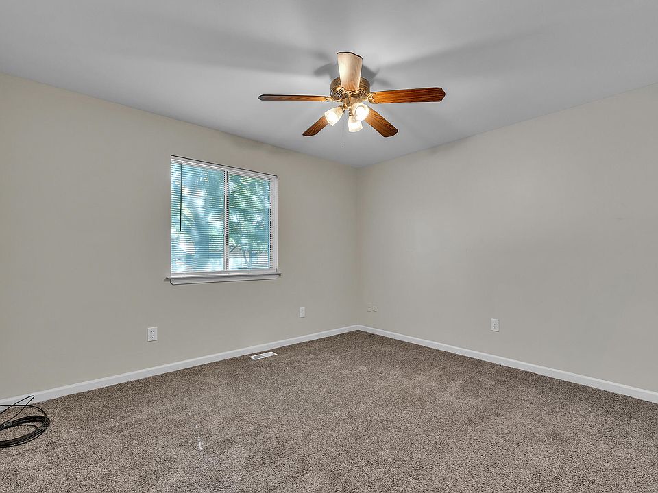 24533 Grove Ave, photo 21