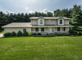 15241 Lore Oaks Ct, Dubuque, IA 52002