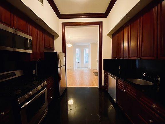 4th image of 41 W 73rd St APT 2