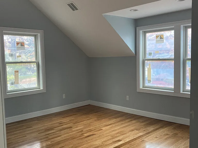 266 Pleasant St #2 — Photo 14