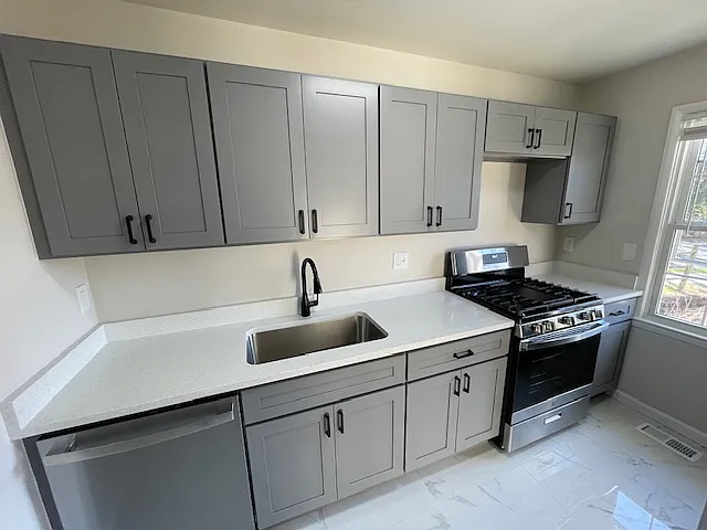 3 Dunnett Ct #4B — Photo 8