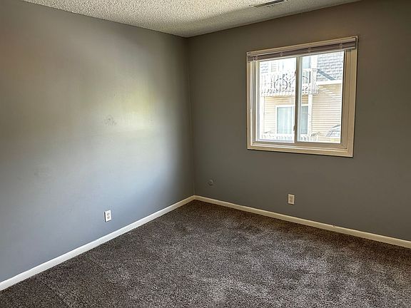 4th image of 1005 39th St APT 11