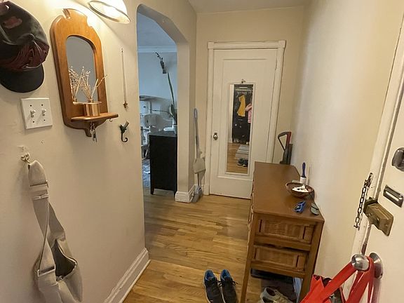 4th image of 600 Laurier Ave W #28