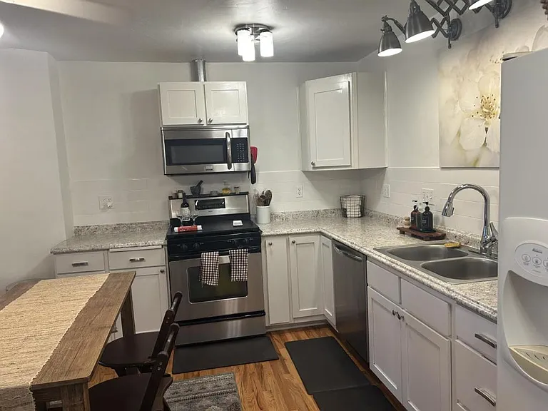 706 Normal Ave — Photo 16