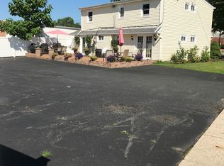 830 Old Country Rd, Westbury, NY 11590