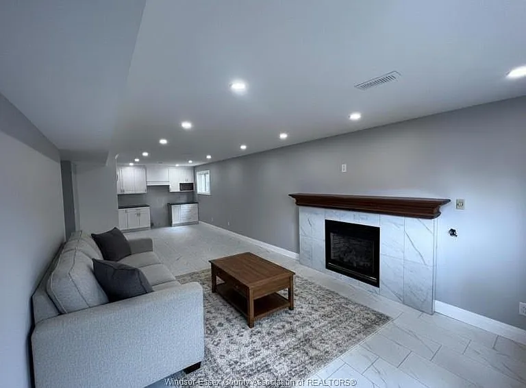 1953 Lepain Cres #LOWER — Photo 4