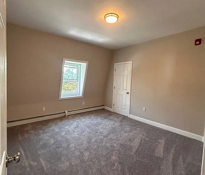 575 Broad St #3 — Photo 9