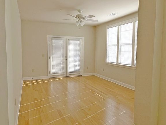 5th image of 120 Steinbeck Way #423
