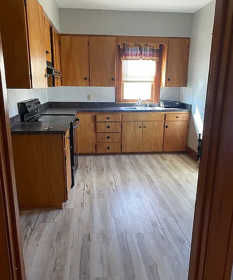 213 W 1st St — Photo 13