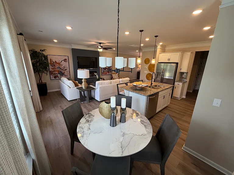 4905 Dresden Loop — Photo 8