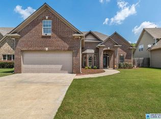 655 Waterford Ln, Calera, AL 35040