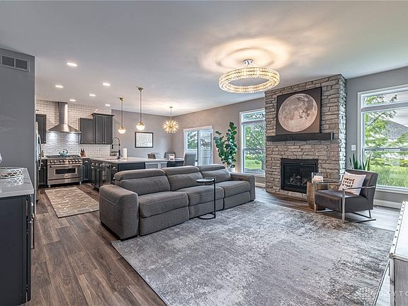 5th image of 7122 Thorndale Ln