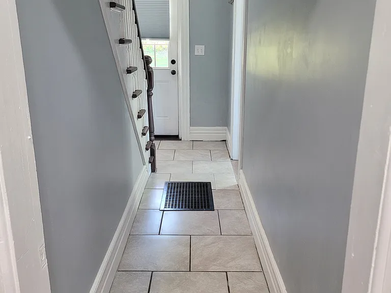 5 Powell Ave — Photo 3
