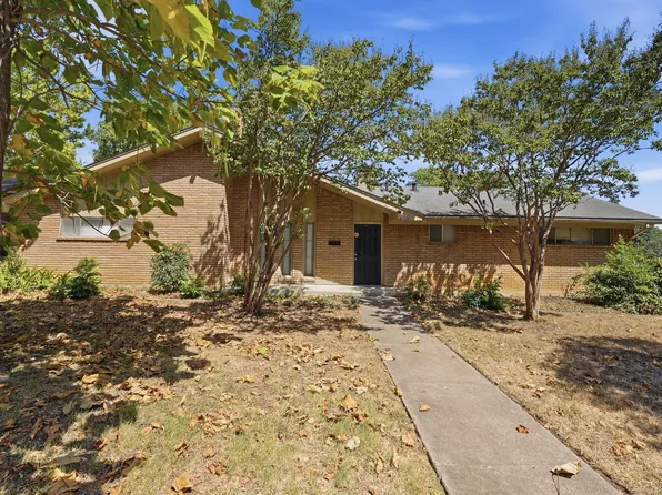 417 Lakeside Dr, Irving, TX 75062