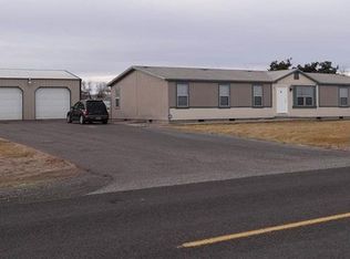 267 W Humorist Rd, Burbank, WA 99323