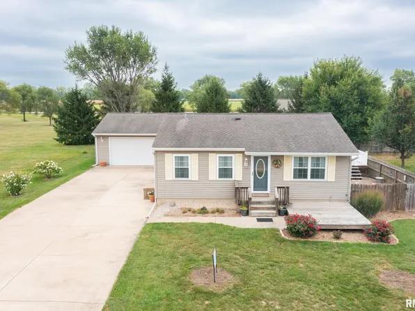 106 Maple St, South Pekin, IL 61564