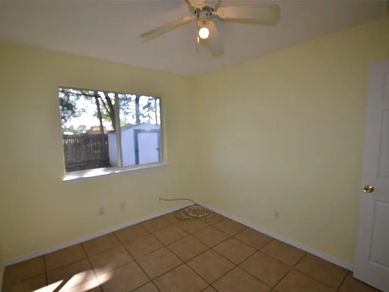 4729 Castleman Dr — Photo 10